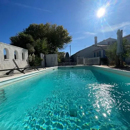 Дом отдыха 3 Etoiles De 100m2- Piscine Partagee Meursac