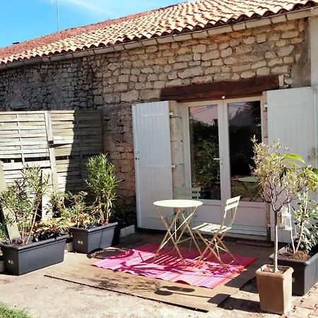 3 Etoiles De 100m2- Piscine Partagee Meursac
