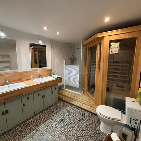 3 Etoiles De 100m2- Piscine Partagee Дом отдыха
