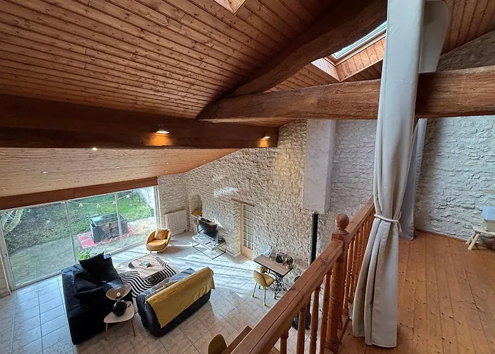 100m2- Piscine Partagee * Meursac